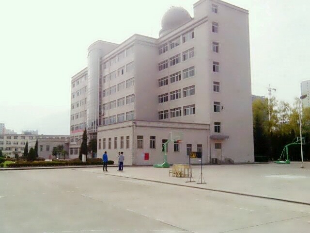¤ʦߵרѧУУ԰