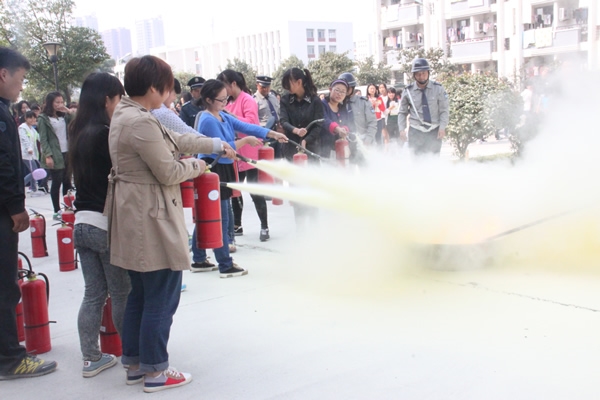 ʦߵרѧУУ԰