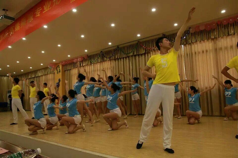 人ְҵѧԺУ԰